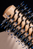 The Blow-Dry Brush N°1