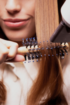 The Blow-Dry Brush N°1