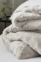 Super Soft Faux Fur Throw