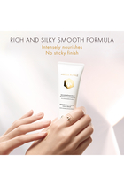 Abeille Royale Repairing and Youth Hand Balm