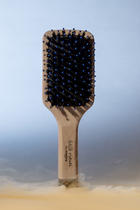 The Shine & Softness Pocket Brush