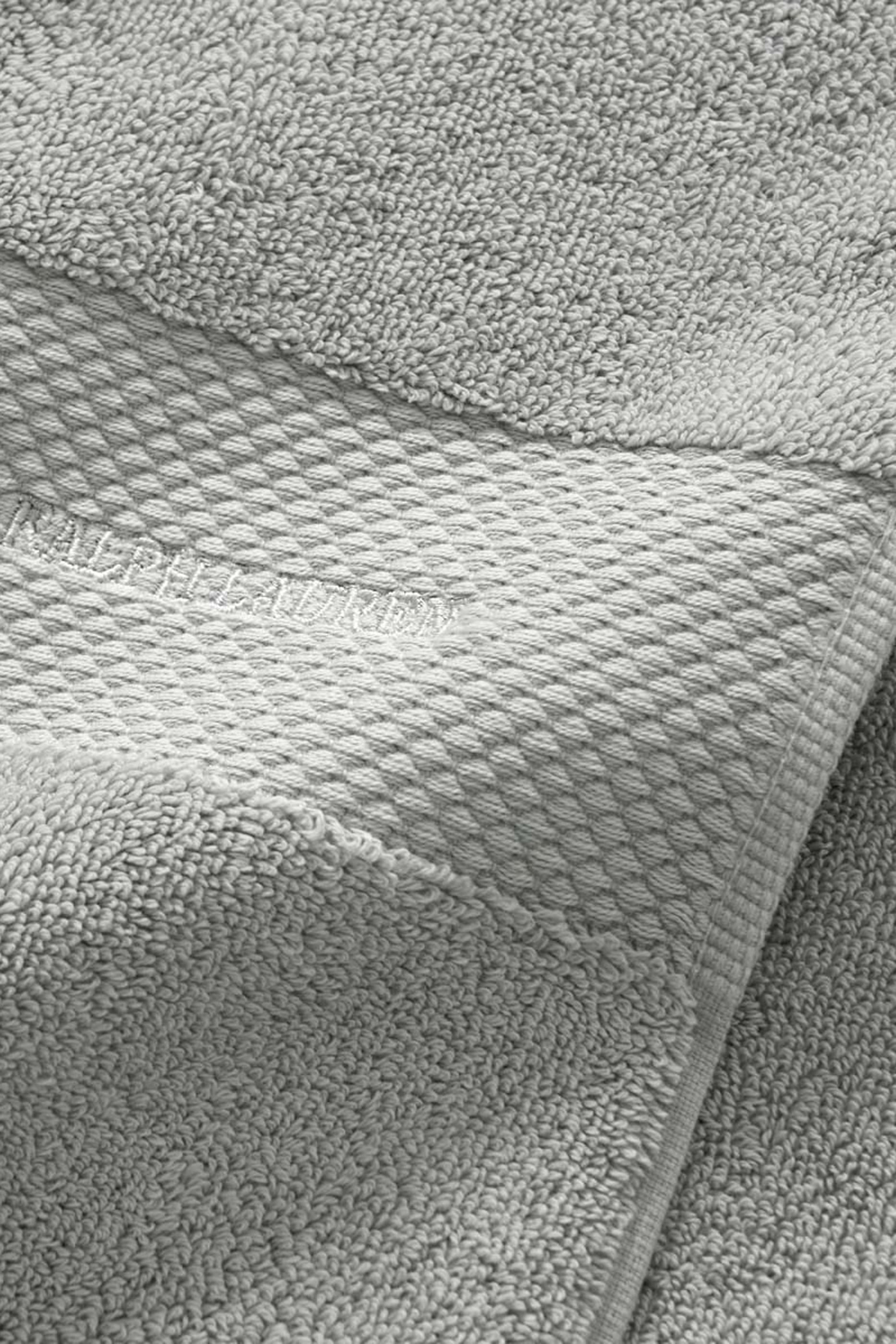 Avenue Bath Collection