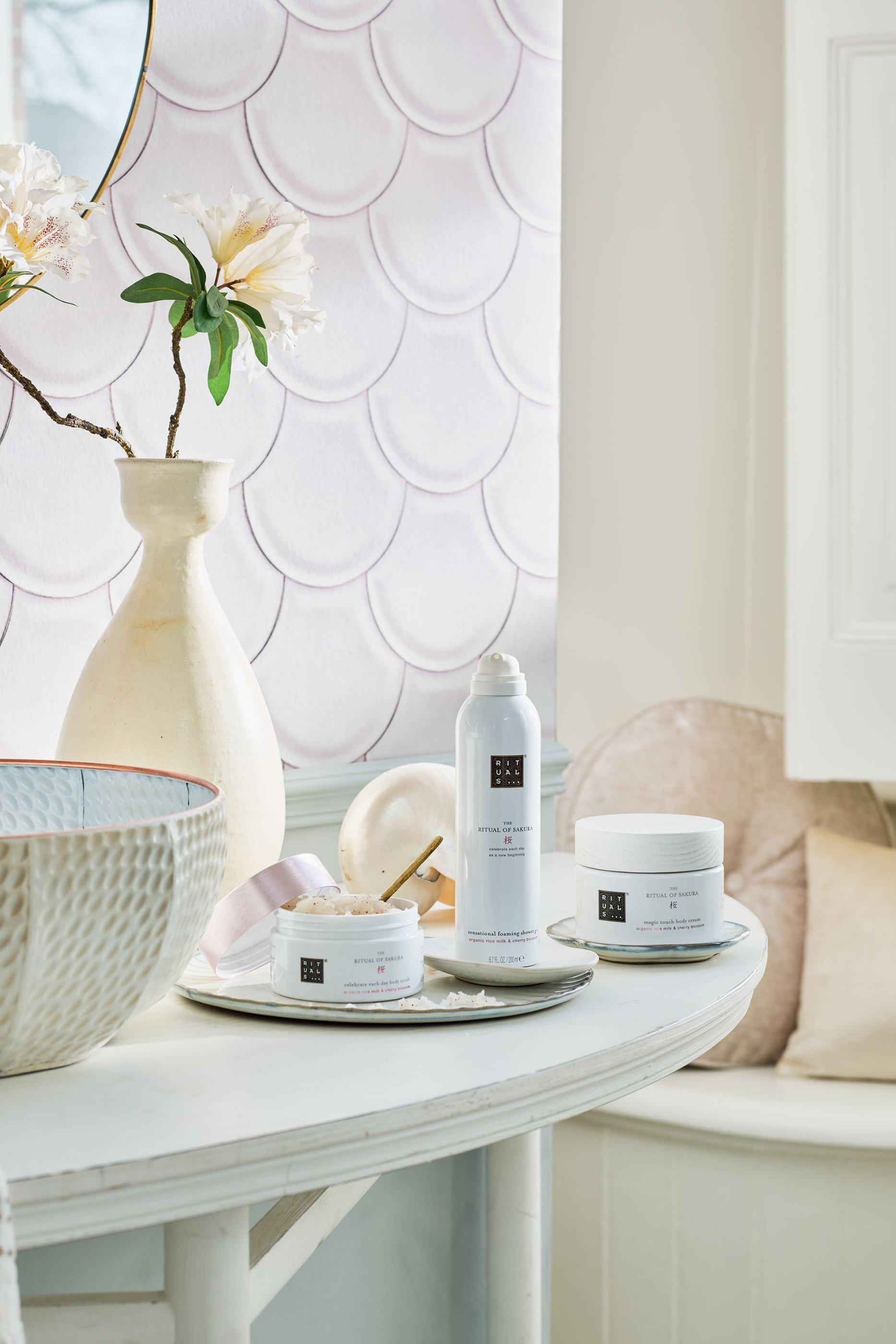 The Ritual of Sakura Body Scrub, 250g