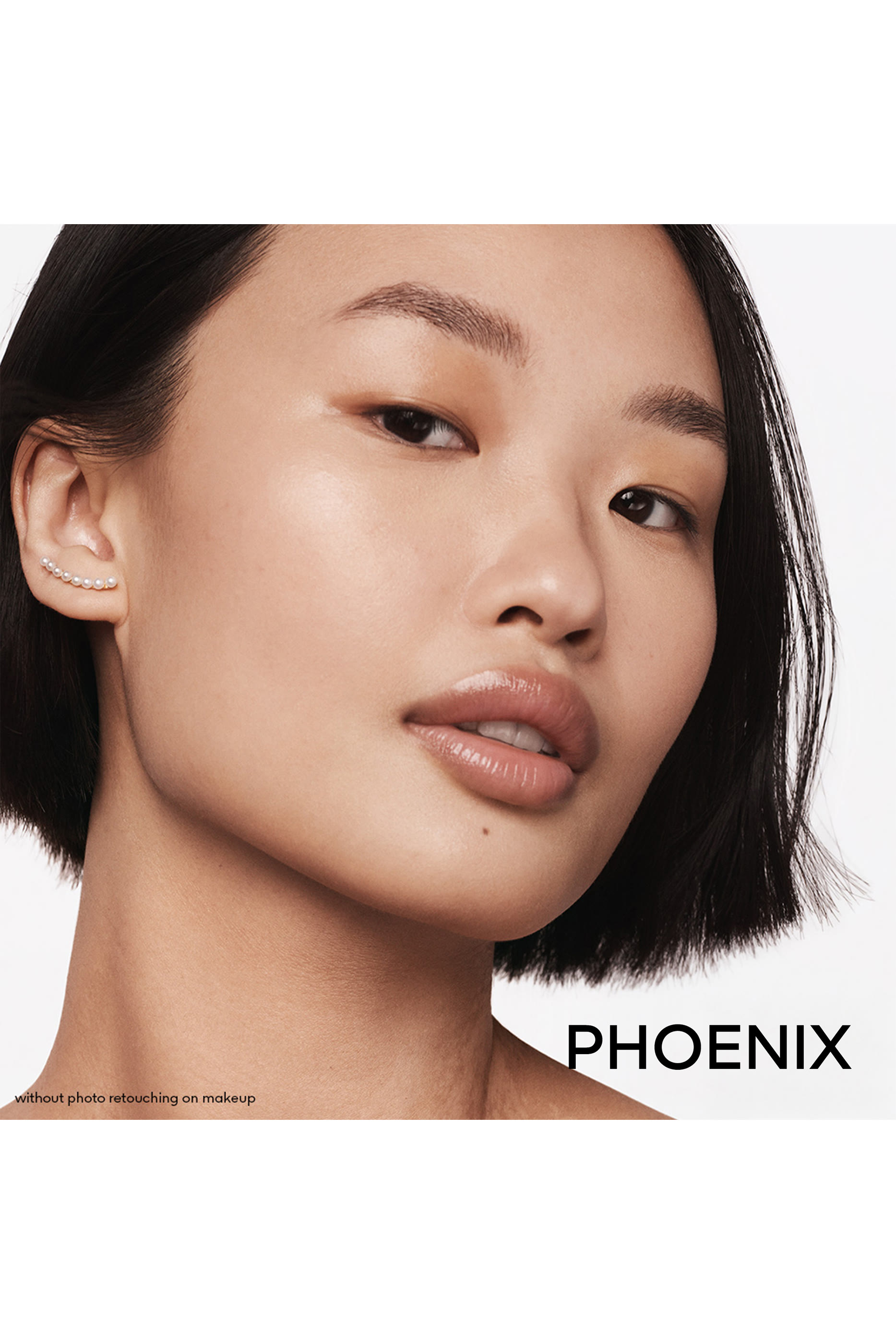 M&eacute;t&eacute;orites Phoenix Light-Revealing Pearls of Powder