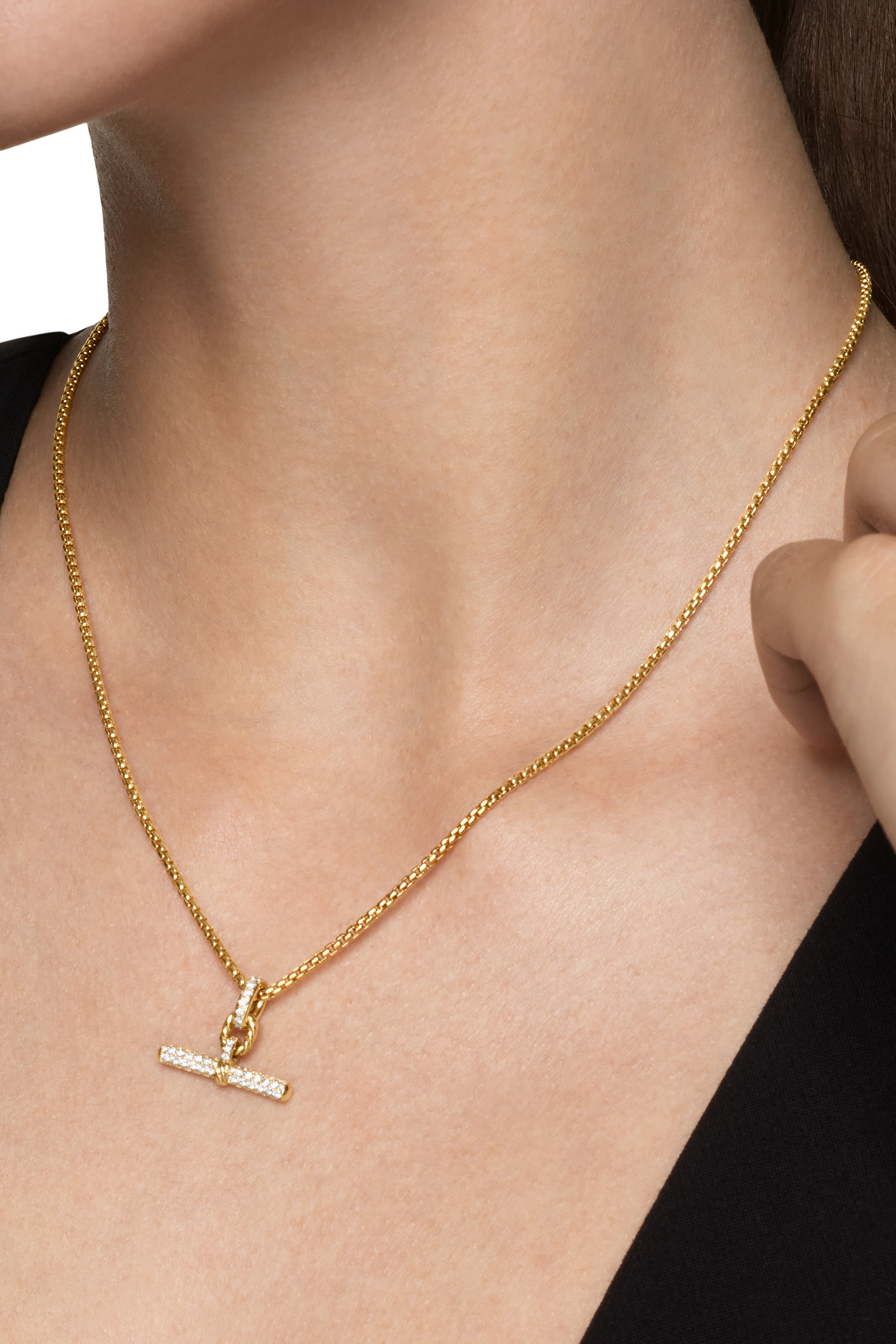 DY Madison&reg; Toggle Pendant, 18K Yellow Gold & Diamonds