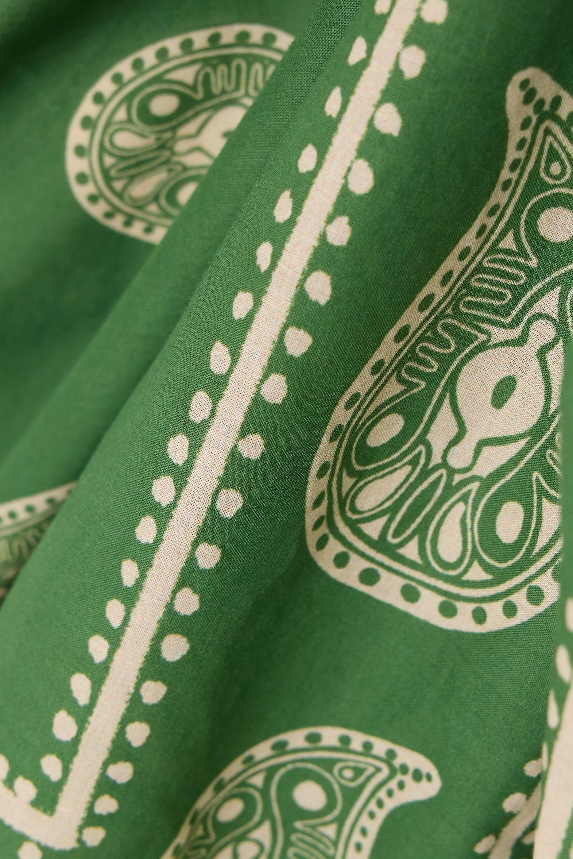 Vibrant Horizons Pareo