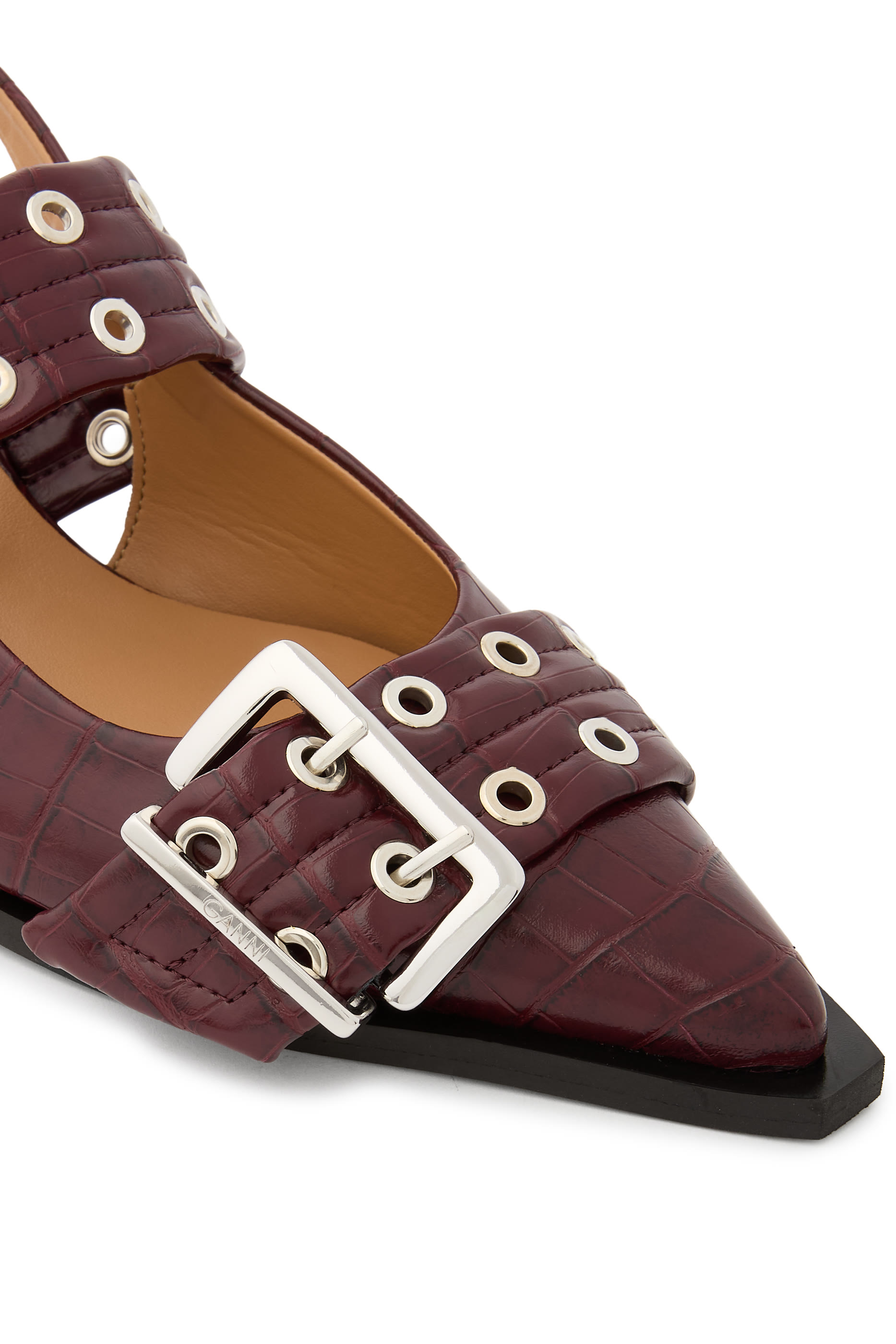  Feminine 30 Buckle Ballerinas