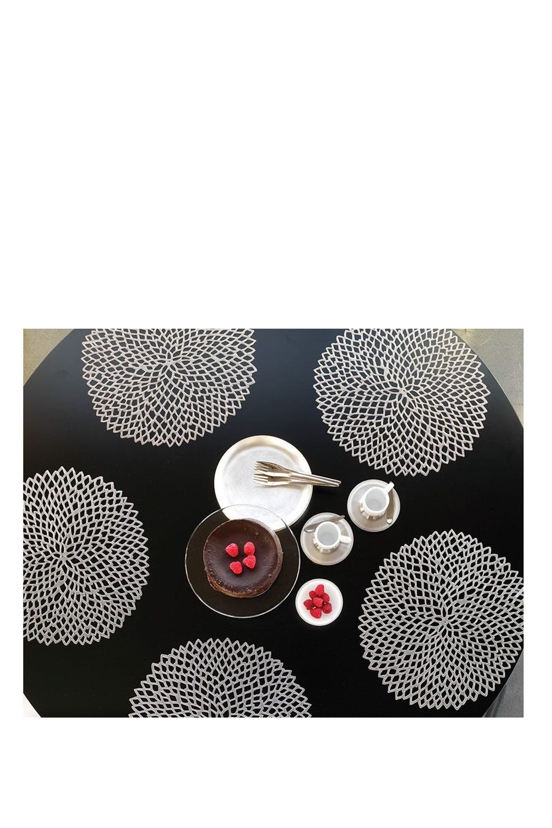 Pressed Vinyl Dahlia Round Placemat