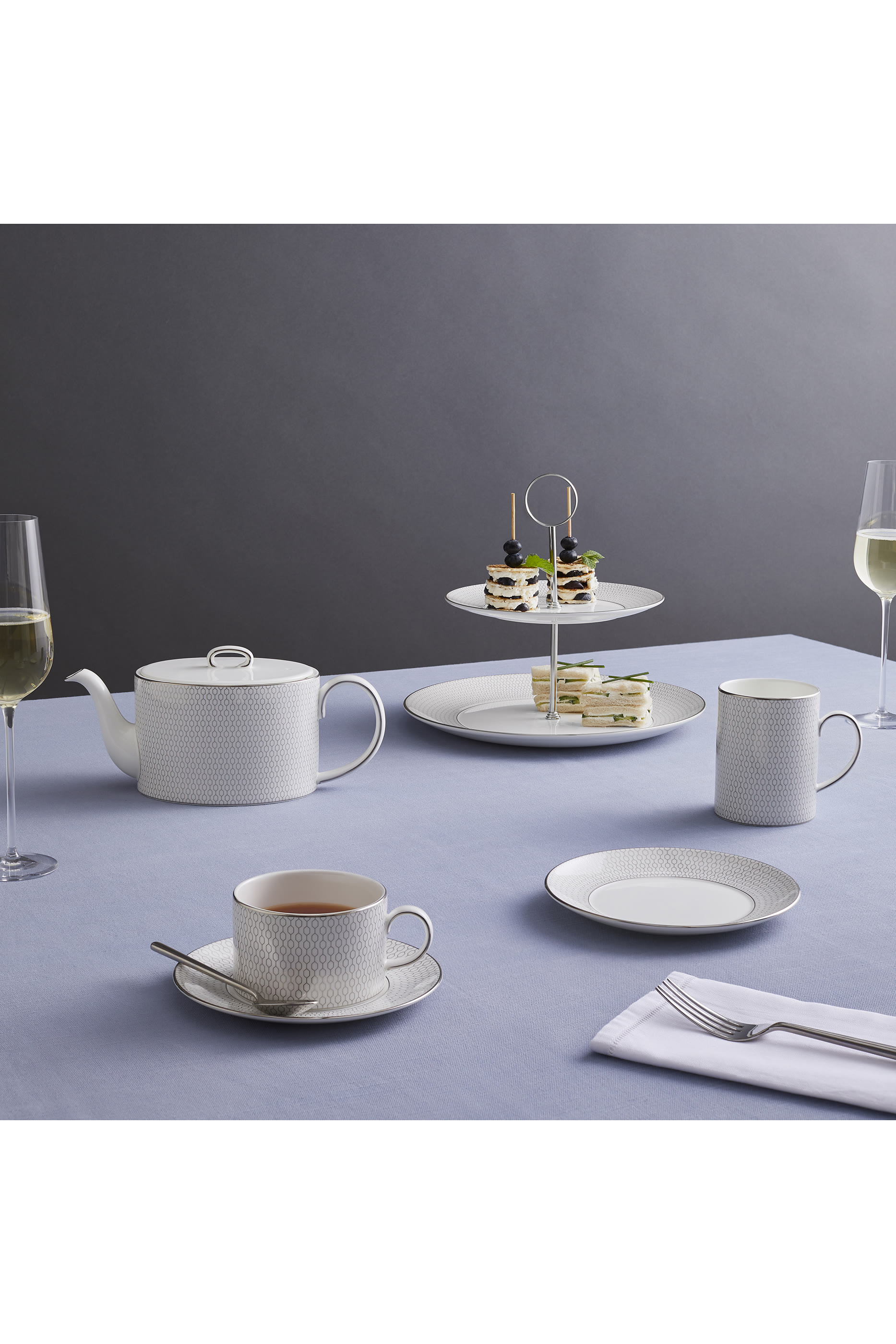 Gio Platinum Two-Tier Cake Stand