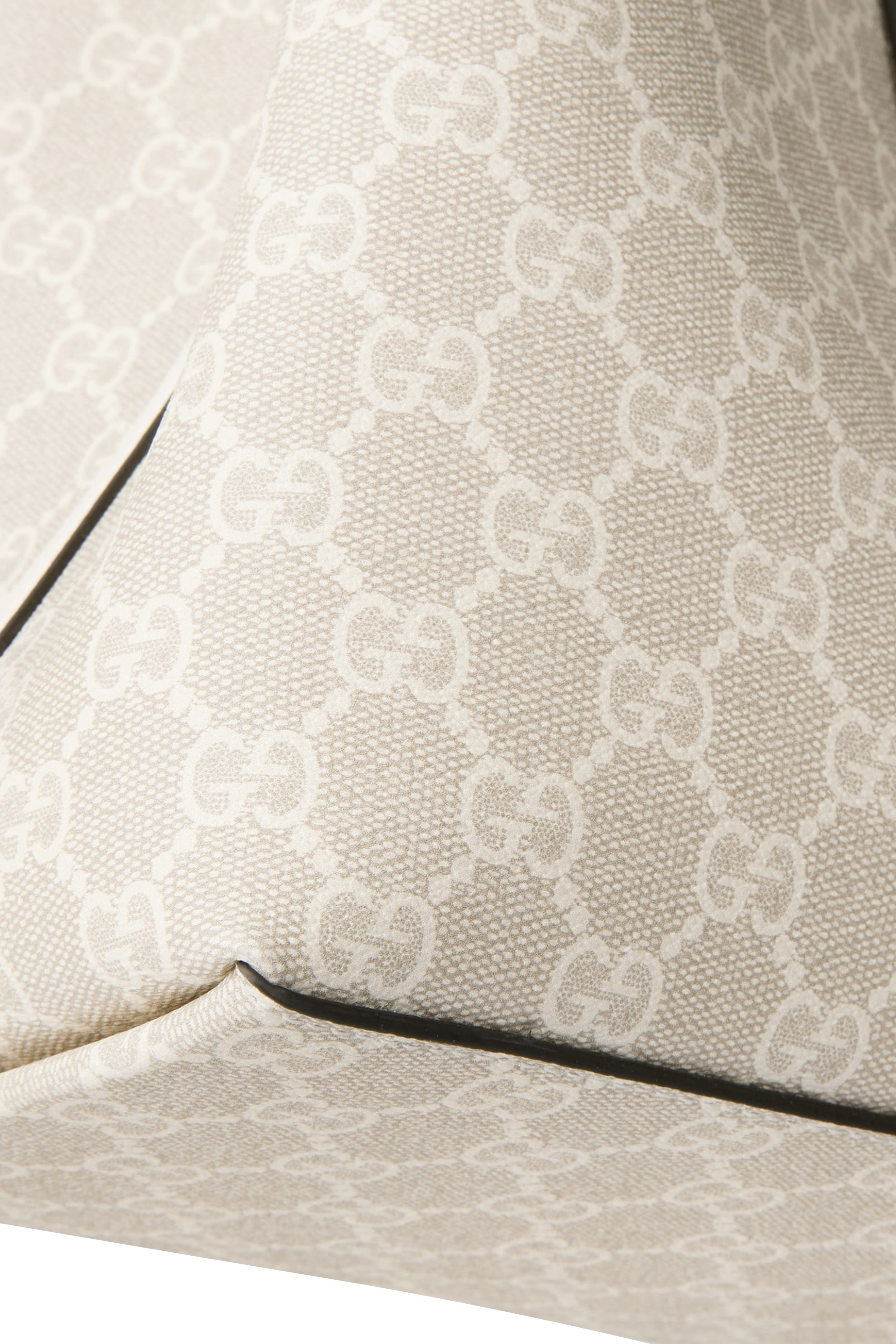 GG Emblem Medium Tote Bag