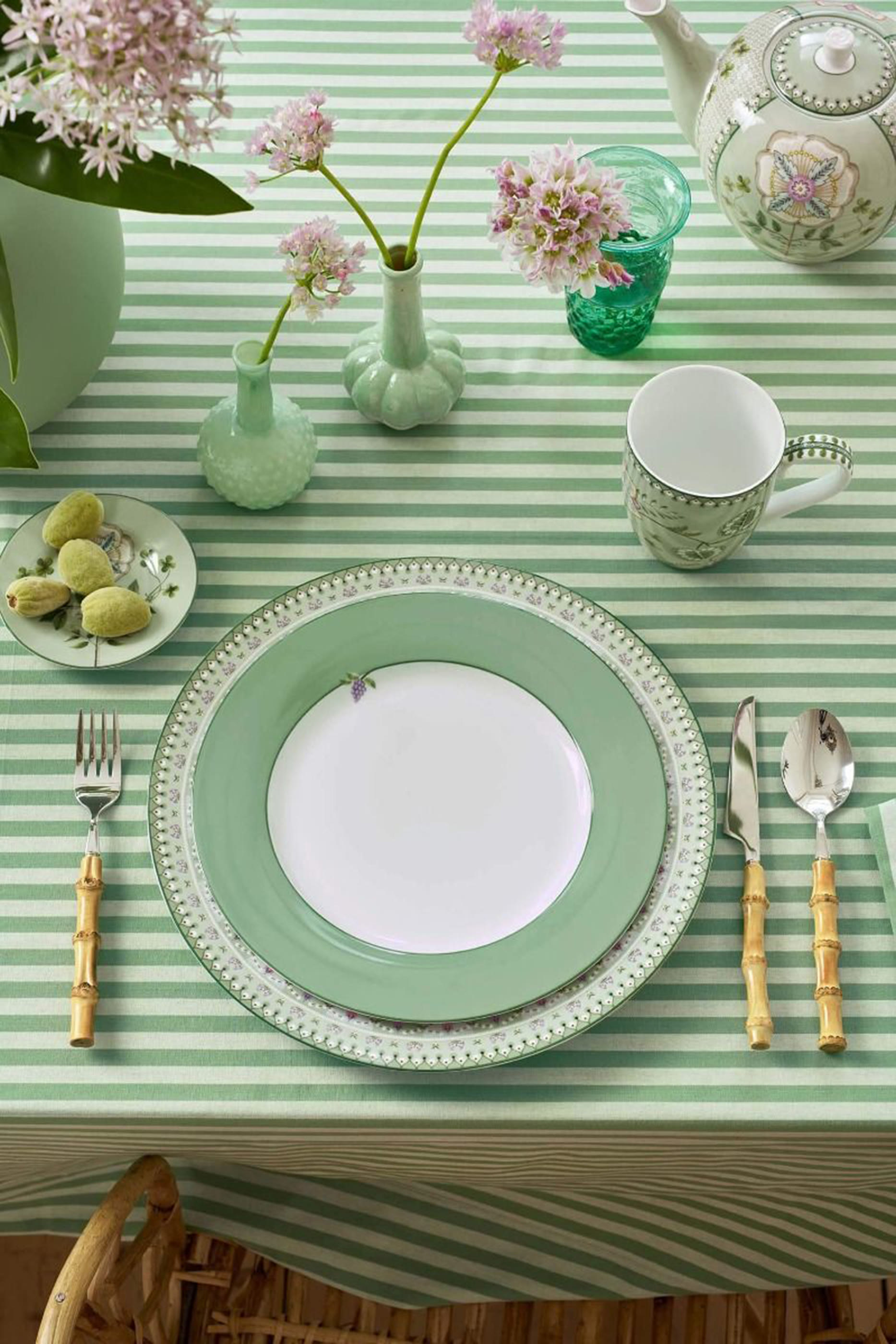 Lily & Lotus Uni Dinner Plate