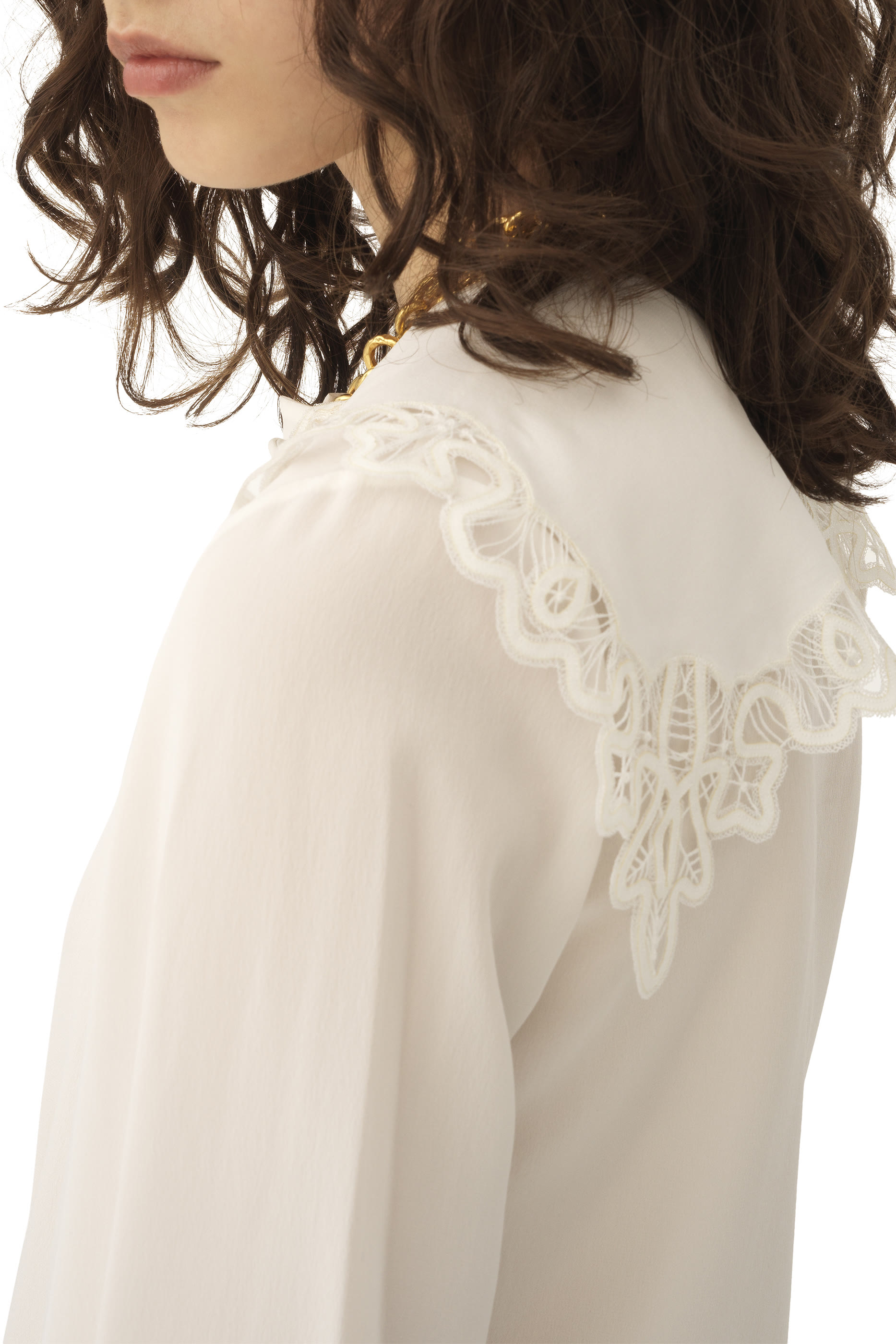  Fluid Blouse in Cr&ecirc;pe de Chine & Lace