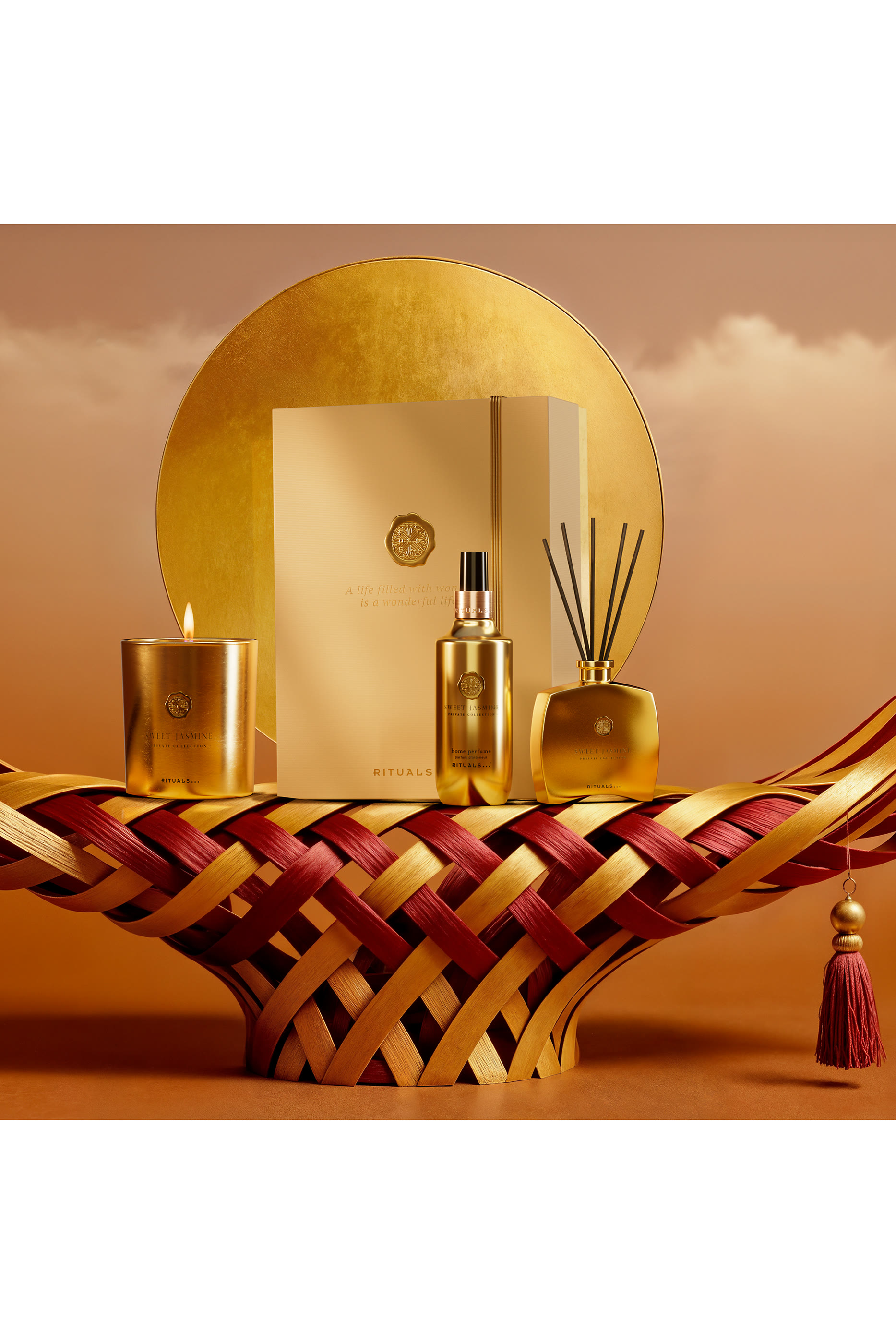 Private Collection &ndash; Sweet Jasmine 2025 Gift Set, 28% Value Savings 